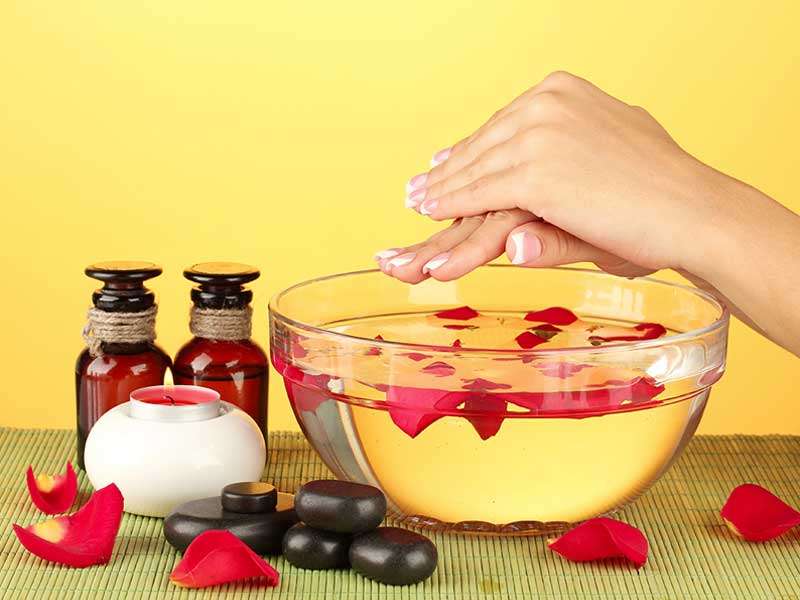 What are the benefits of a Hot Oil Manicure?