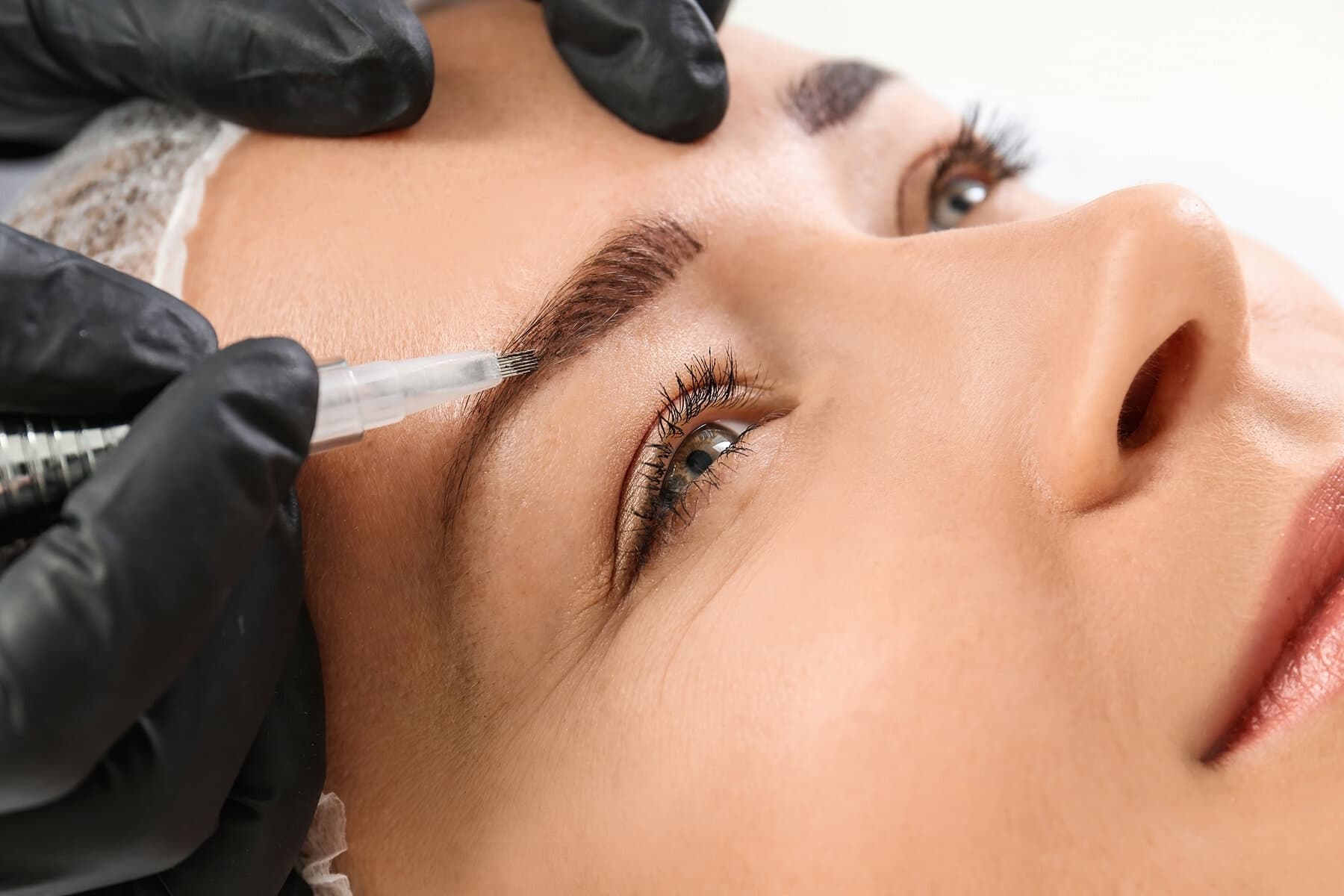 What happens during a Microblading?