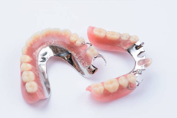 Dentures advantages & disadvantages