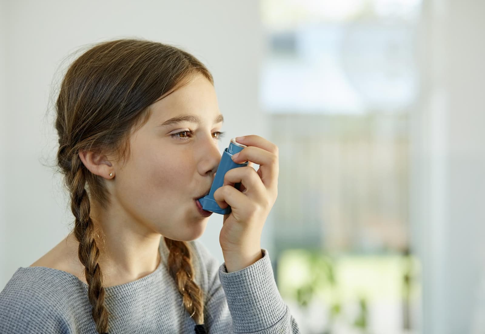How is asthma managed?