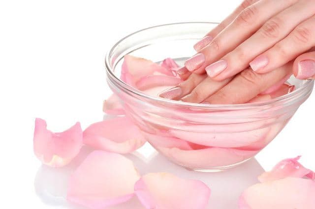 What is a Hot Oil Manicure?