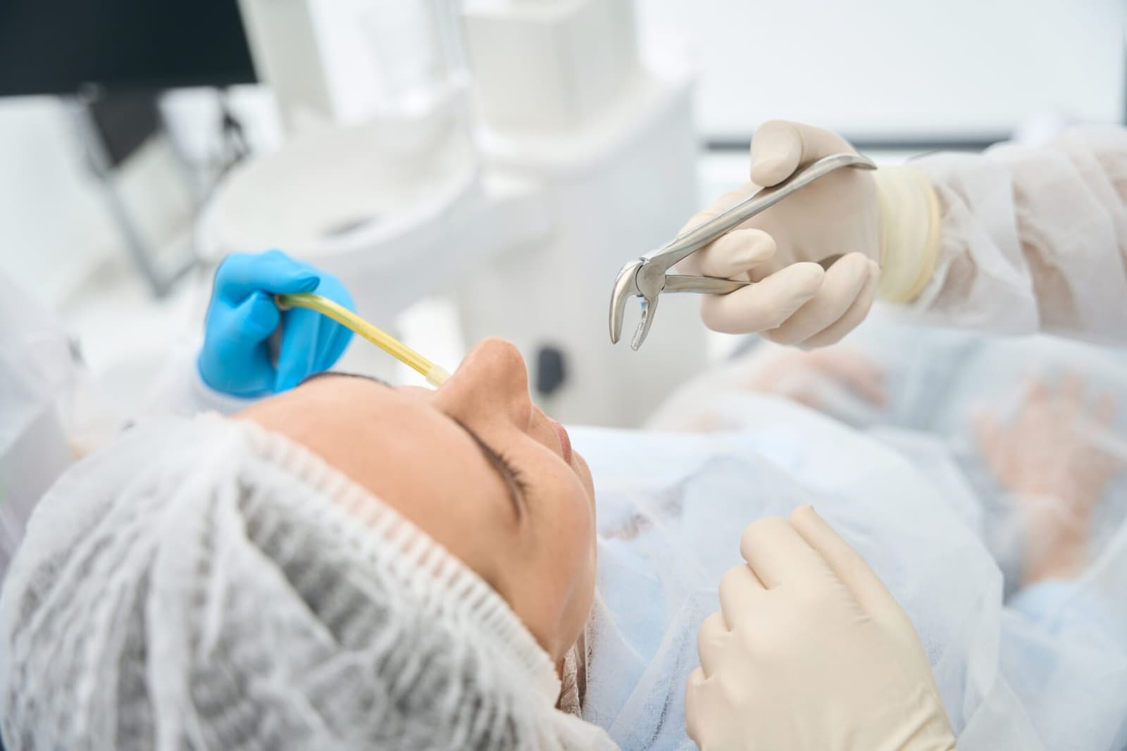 What happens during a tooth extraction?
