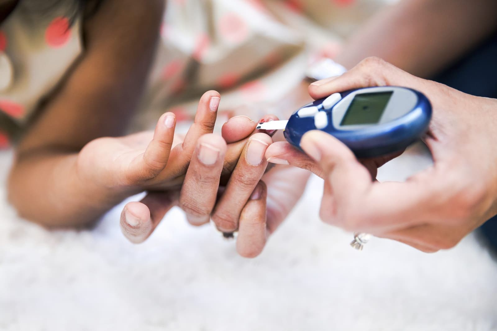 What are the symptoms of diabetes?