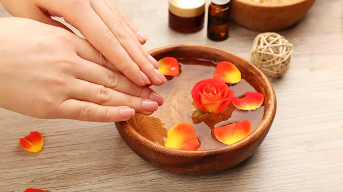 What is a Hot Oil Manicure?
