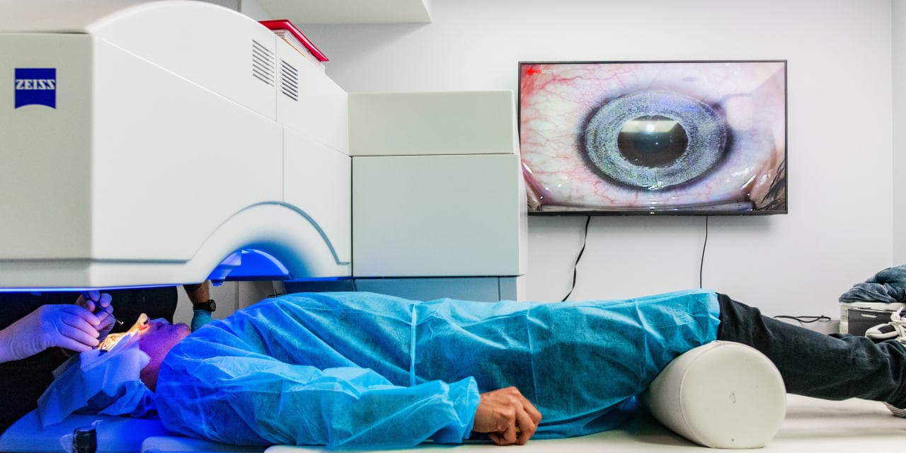 Laser Eye Color Change (Laser Depigmentation)
