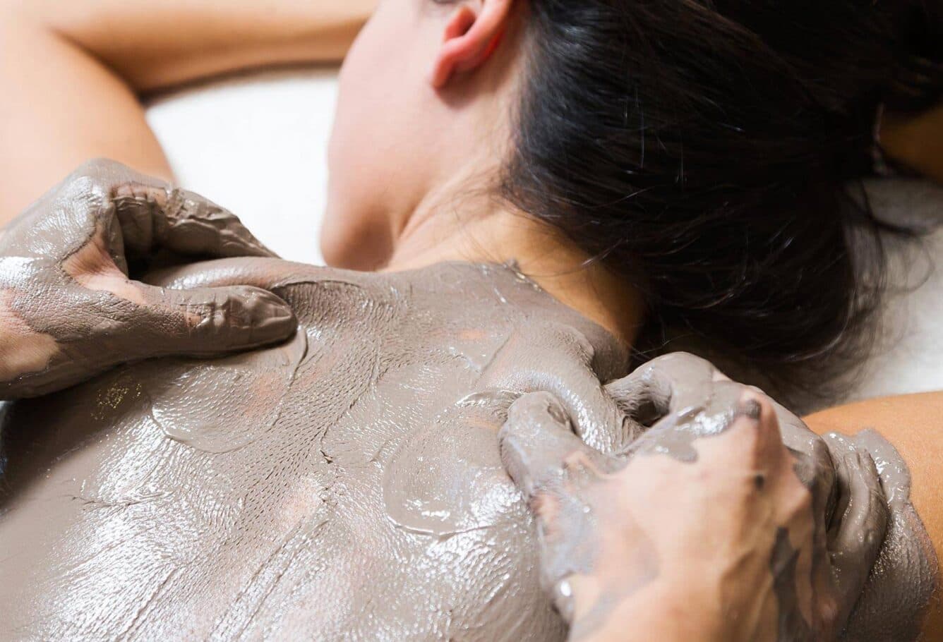 What to Expect During a Mud Therapy Session